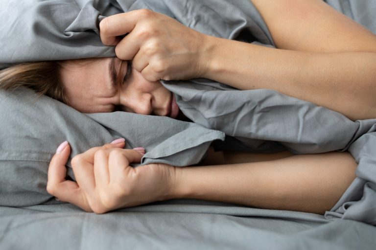 Problemy ze snem? Sprawdź, co w sypialni może być przyczyną